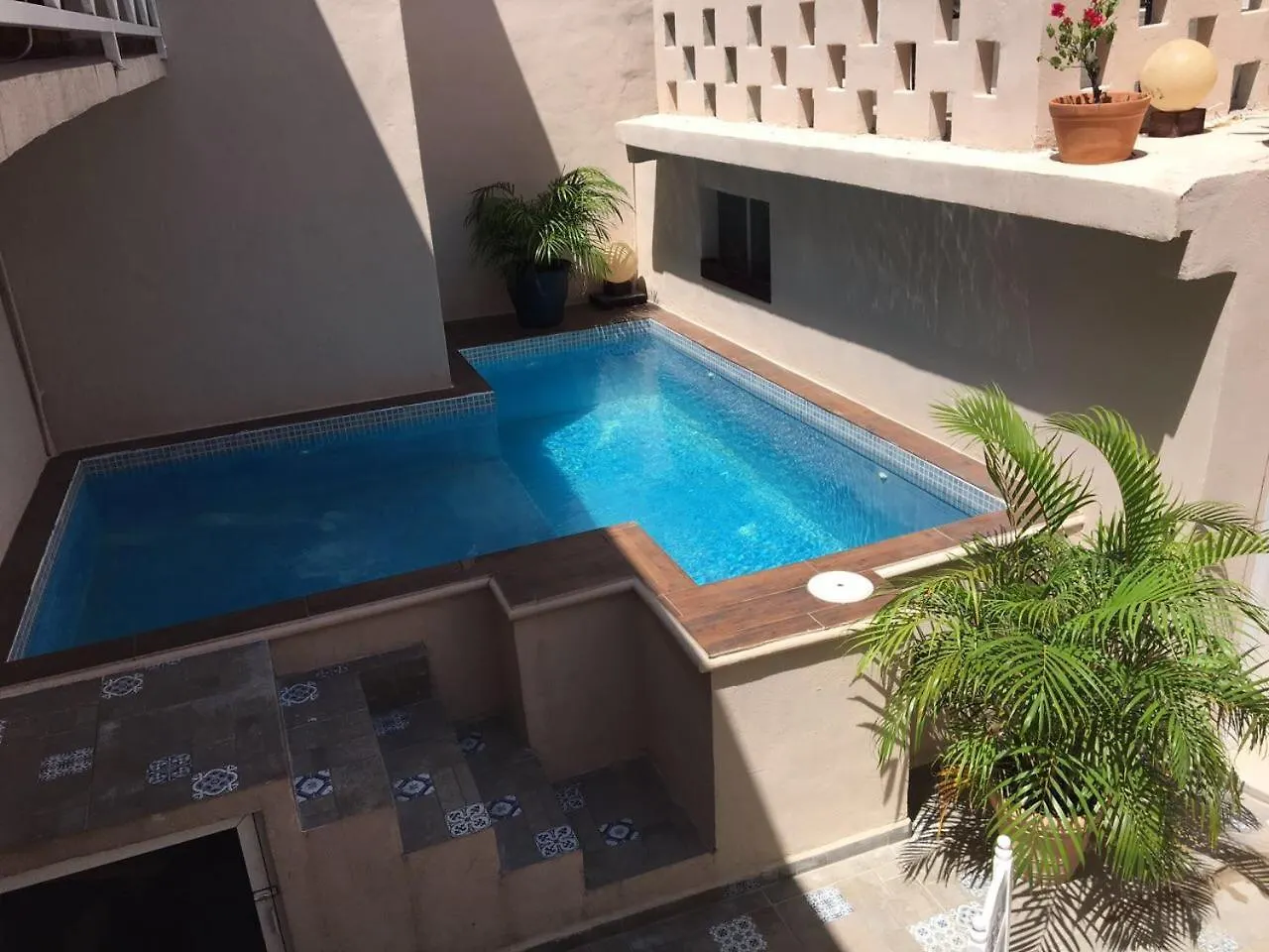 Coral Suites contacts